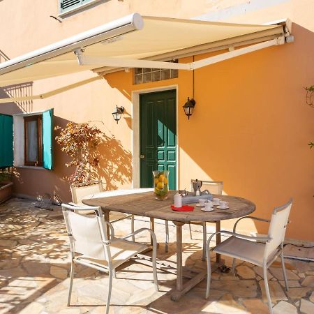 Holiday Home Stella Marina By Interhome Марина ди Пиетрасанта Екстериор снимка